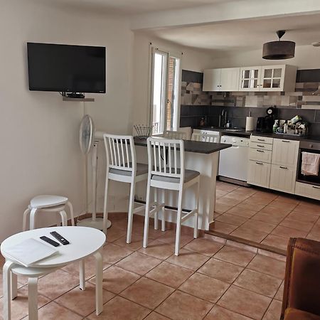La suite du beffroi Malaucène Exteriör bild