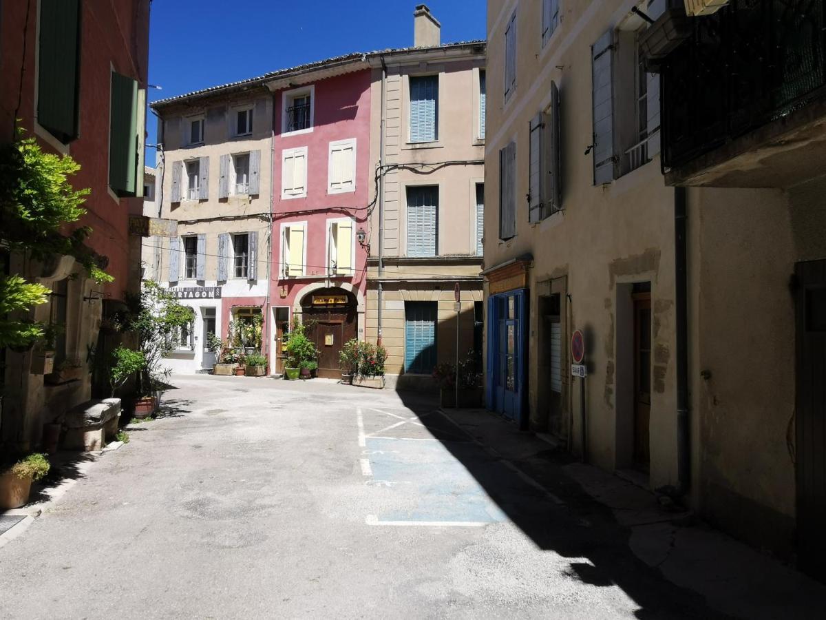 La suite du beffroi Malaucène Exteriör bild